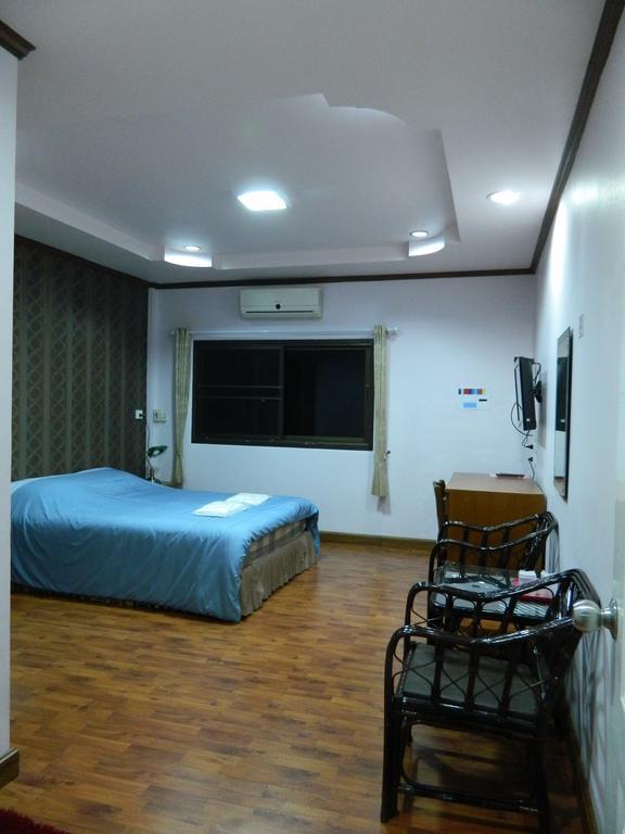 Hotel Garden Place Phetchabun Zimmer foto