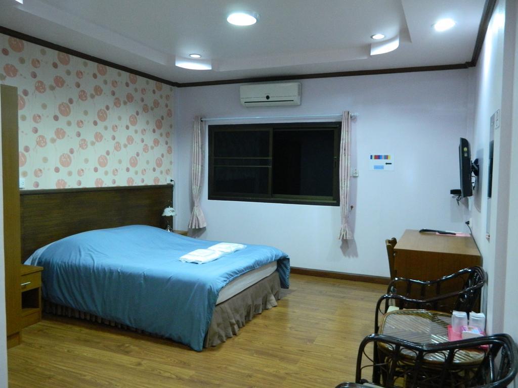 Hotel Garden Place Phetchabun Zimmer foto